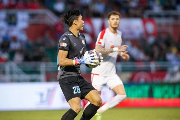 Giữ sạch lưới cho TP Hồ Chí Minh, Bùi Tiến Dũng lập thêm kỷ lục mới tại V.League