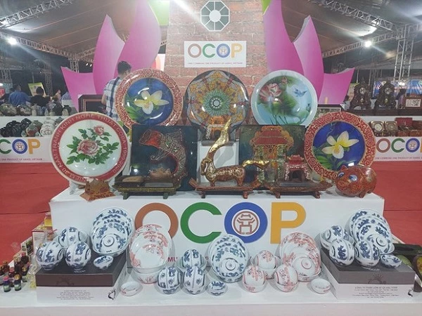 Một số gian hàng được giới thiệu, bày bán tại sự kiện OCOP.