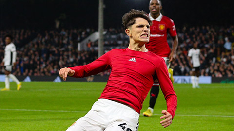 HLV Ten Hag vừa khen vừa nhắc nhở Garnacho phải thật tỉnh táo