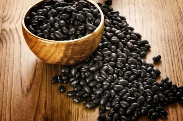 Uống nước đậu đen theo cách này, mỡ bụng lâu năm cũng bị "đánh tan", thải cặn độc trong cơ thể