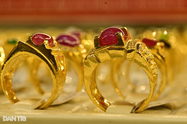 Đầu tuần mua vàng, cuối tuần bán lỗ cả triệu đồng/lượng