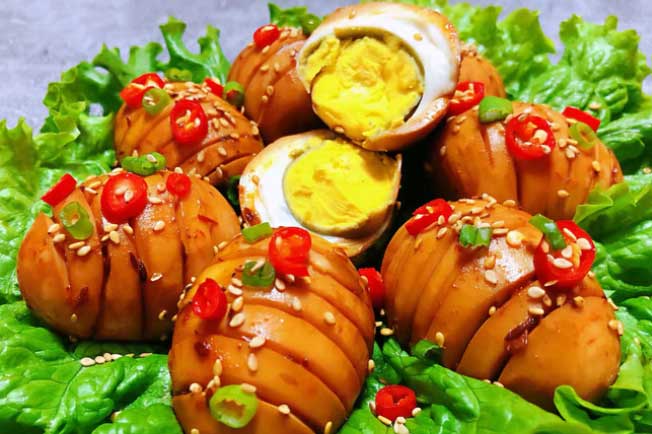 Đổ bia vào trứng rồi làm theo cách này, chỉ 3 phút có ngay món vừa lạ vừa ngon, thơm nức cả mũi