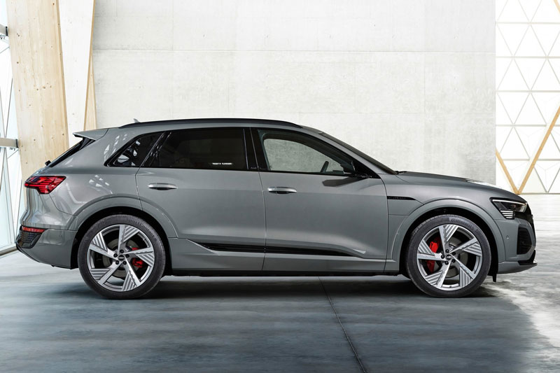 SUV chạy điện Audi Q8 e-tron chính thức trình làng