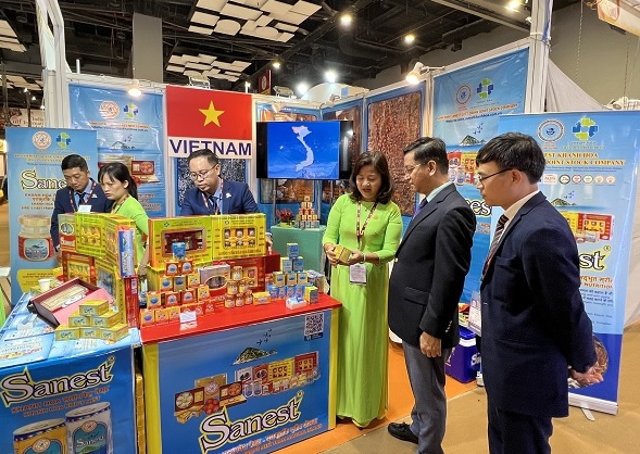 Khai trương gian hàng Việt Nam tại Hội chợ Thương mại Quốc tế Ấn Độ 2022