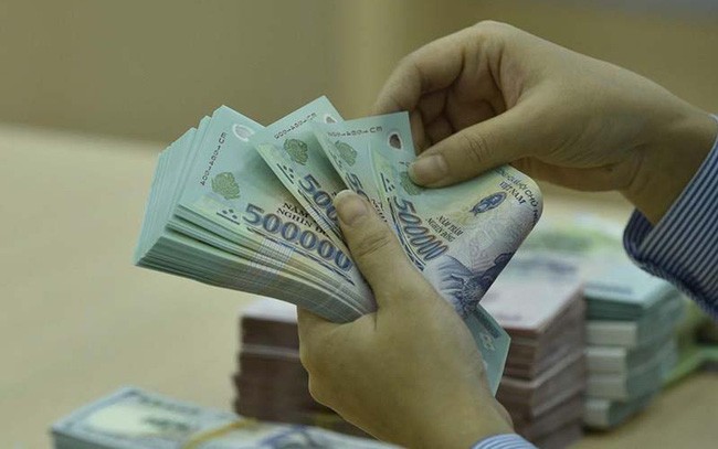 Lãi suất tiết kiệm tiếp tục tăng