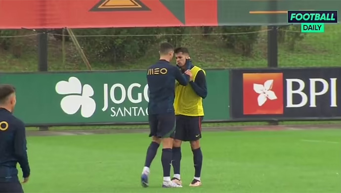 Ronaldo và Cancelo hục hặc trong buổi tập của Bồ Đào Nha