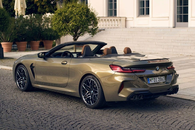 10. BMW M8 Competition Convertible (giá khởi điểm: 147.300 USD).