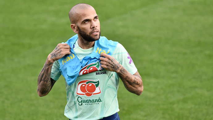 Canh bạc Dani Alves của HLV Tite