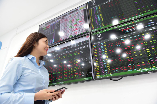 VN-Index lội ngược dòng ngoạn mục: Tín hiệu xác nhận sự đảo chiều của chứng khoán?