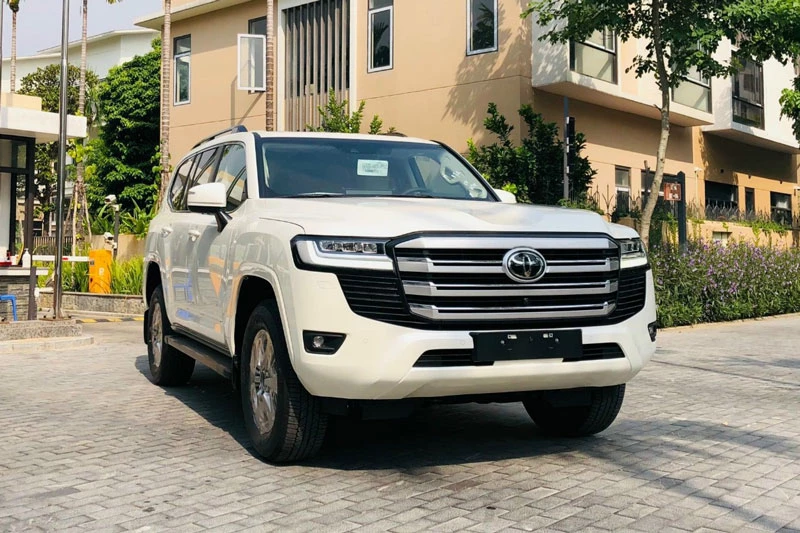 2. Toyota Land Cruiser (doanh số: 7 chiếc). Ảnh: Toyota Thăng Long.