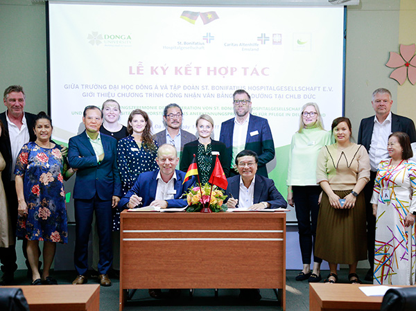 Đức tiếp nhận sinh viên ngành Điều dưỡng Đại học Đông Á sang thực tập và làm việc