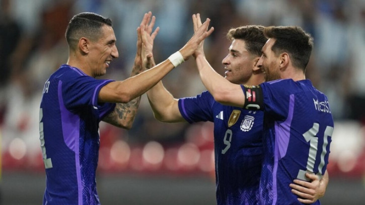 HLV Tây Ban Nha nói điều bất ngờ về Messi và Argentina