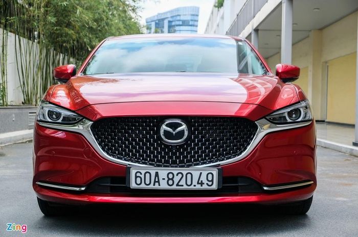 Mazda6 vượt mặt Toyota Camry về doanh số trong tháng 10/2022