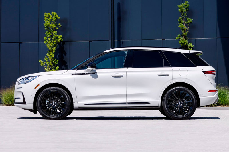 Top 10 xe SUV hạng sang đời 2023 rẻ nhất thế giới