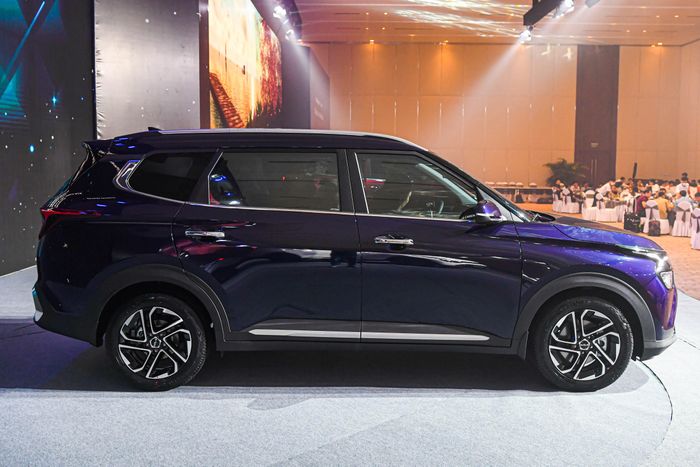 Chi tiết Kia Carens phiên bản 6 chỗ ngồi, giá 849 triệu đồng tại Việt Nam