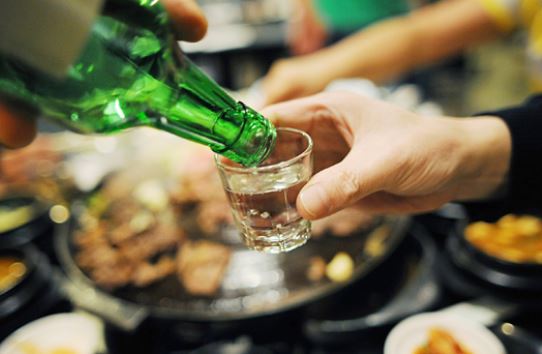 Uống rượu thoải mái mà không lo bị nhức đầu