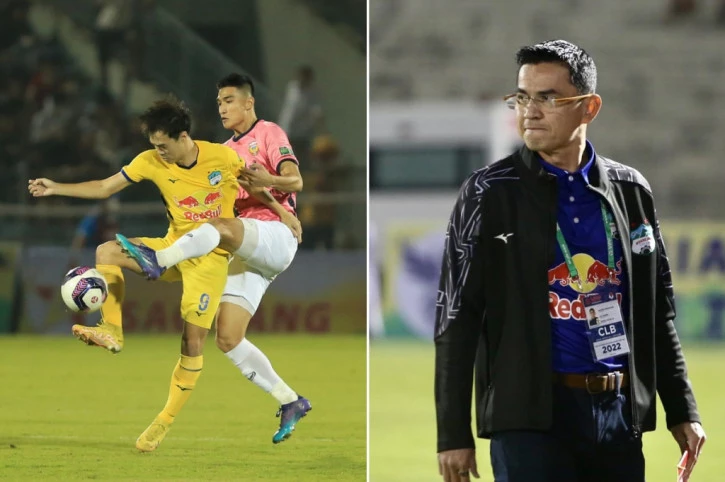 HLV Kiatisak tiếc nuối khi không thể giúp HAGL vô địch V.League 2021