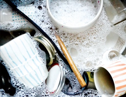 Sai lầm khi rửa bát gây hại sức khỏe cho cả nhà
