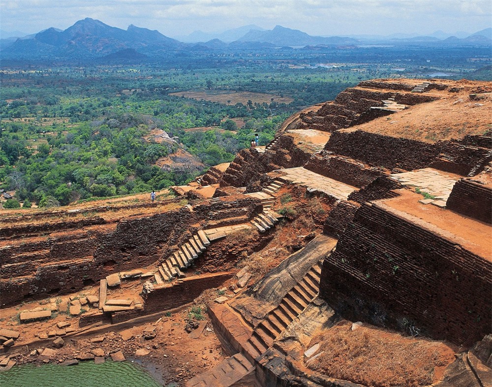 Sư thành - công trình cổ đại ẩn giữa núi rừng Sri Lanka - Ảnh 2.