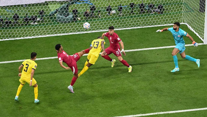 Tại sao bàn mở tỷ số của ĐT Ecuador vào lưới ĐT Qatar không được công nhận?