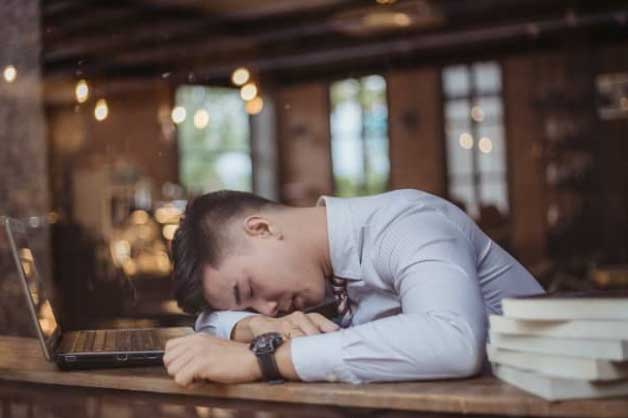 Điều cấm kỵ đối với giấc ngủ trưa mà dân văn phòng hay mắc phải nhất