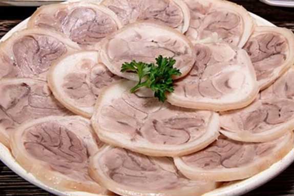 Luộc chân giò ngon, mềm, trắng hồng đẹp mắt không bị hôi: Nhớ làm thêm bước này