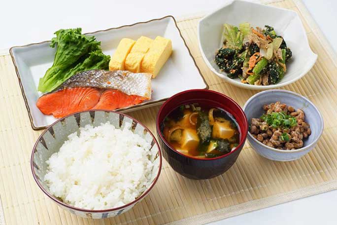 Nếu muốn sống thọ trăm tuổi như người Nhật, đây là 7 loại thực phẩm nên ăn nhiều mỗi ngày