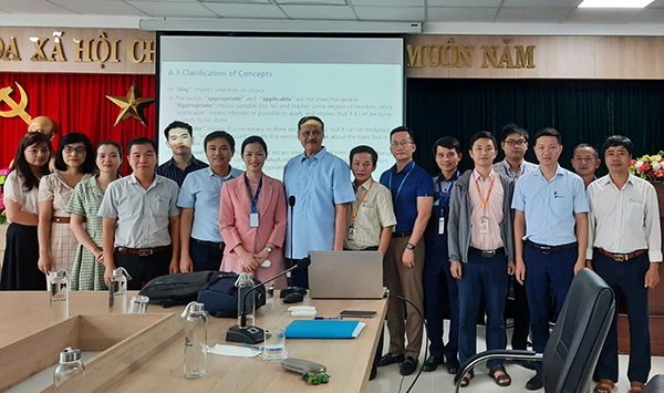 Chuyên gia của EASA tổ chức hội thảo, đào tạo về hệ thống quản lý môi trường ISO14001:2015 cho đại diện Cảng HKQT Đà Nẵng và đại diện của các đơn vị tham gia hoạt động tại Cảng
