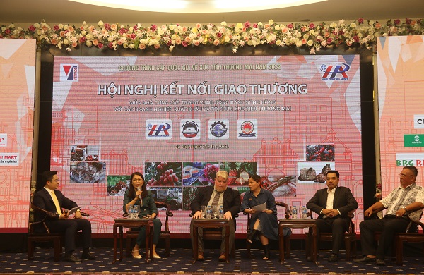 Phiên thảo luận với nội dung “ Trao đổi, chia sẻ kinh nghiệm về quy trình sản xuất, chế biến, bảo quản, tiêu thụ sản phẩm cho các doanh nghiệp.