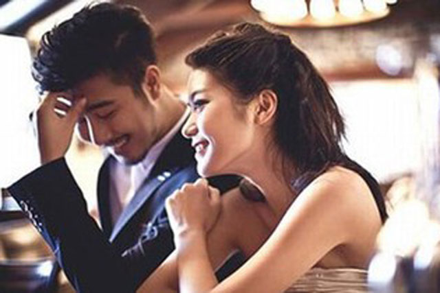 Chồng để quên điện thoại ở nhà và sự thật tày đình sau hàng loạt tin nhắn hẹn hò