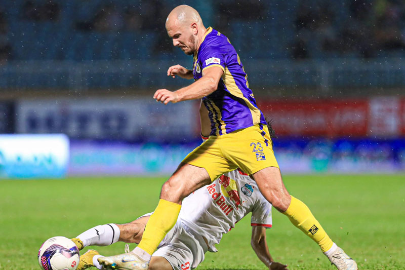 Văn Thanh bỏ lỡ 11m, HAGL thua trắng Hà Nội ở bán kết cúp Quốc gia