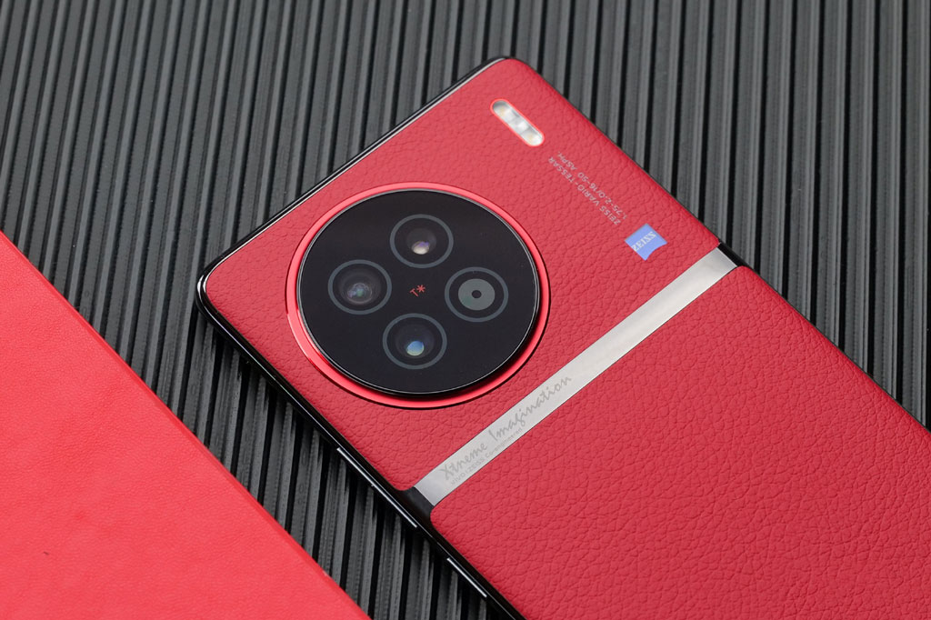 Cận cảnh Vivo X90 5G: Chống nước, RAM 12 GB, sạc 120W, giá hấp dẫn