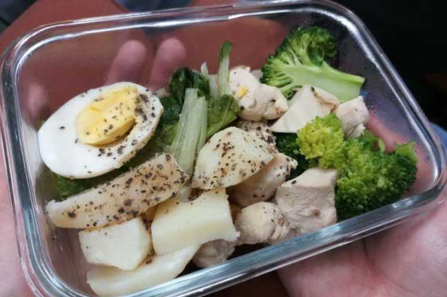 Ăn đồ luộc để giảm cân là sai: Nhiều hệ lụy mà không phải ai cũng biết được