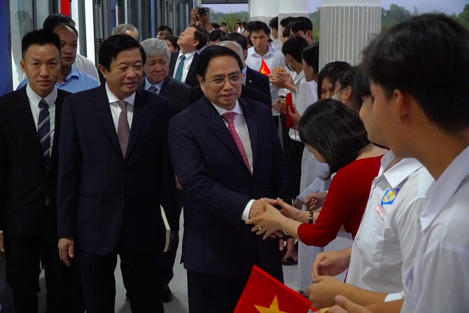 Thủ tướng Chính phủ Phạm Minh Chính dự lễ khánh thành THPT Nguyễn Hiếu Tự, huyện Vũng Liêm  