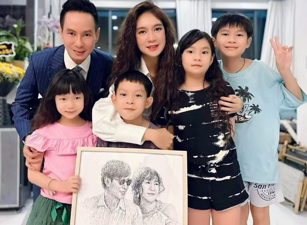 Kỷ niệm 12 năm ngày cưới, Lý Hải - Minh Hà được ngưỡng mộ bởi hôn nhân bình dị nhưng bền chặt