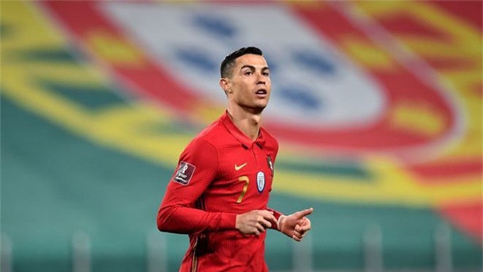 Ronaldo mới bị MU chấm dứt hợp đồng