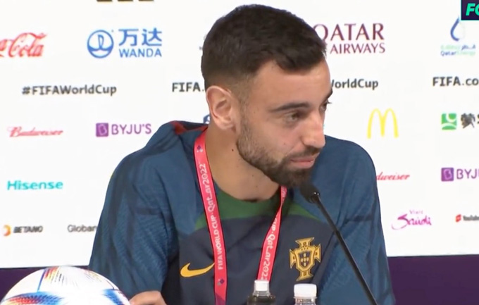 Bồ Đào Nha cấm Bruno Fernandes trả lời câu hỏi về Ronaldo