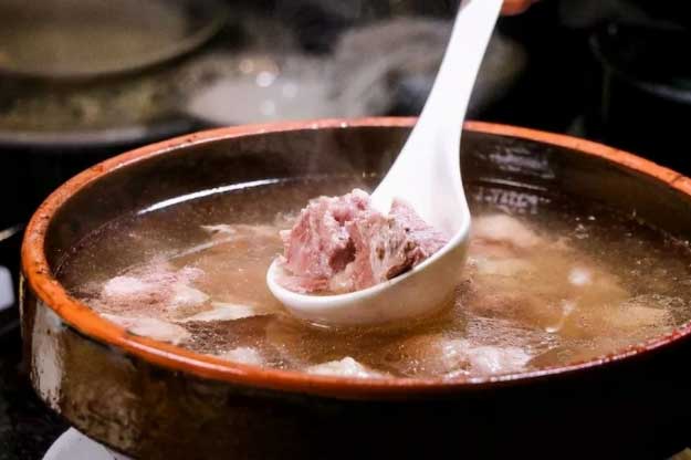 Hầm xương chớ dại cho 3 loại gia vị này vào nồi kẻo nước dùng tanh nồng, khó ăn