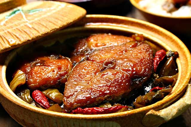 Làm thêm bước này trước khi kho cá để thịt chắc, không tanh, mềm cả xương