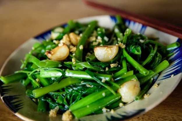 Xào rau chín chớ vội tắt bếp, thêm thứ nước này vào đảm bảo vừa xanh giòn lại ngon