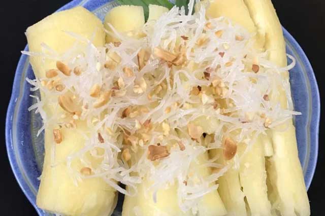 Luộc sắn cho thêm thứ này, từng miếng thơm bùi béo ngậy, ăn không bị say