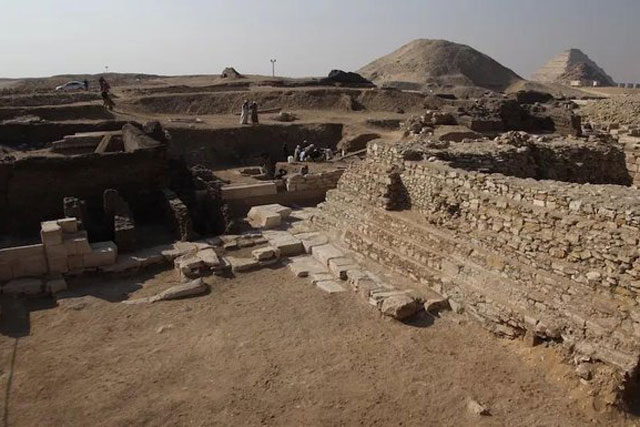 Phát hiện cô gái Ai Cập mang khuôn mặt vàng ròng, cơ thể nguyên vẹn sau 3.000 năm