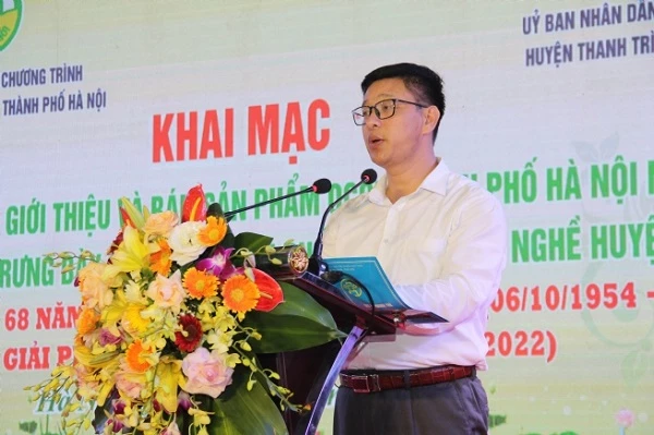 Phó Chủ tịch UBND huyện Thanh Trì -  Ông Nguyễn Văn Hưng phát biểu tại buổi lễ.