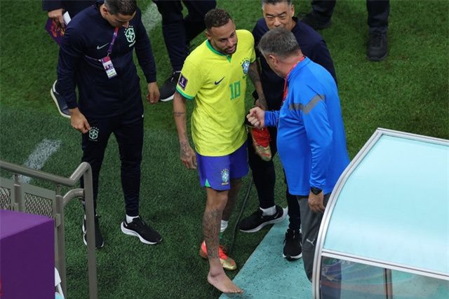 Neymar có màn trình diễn không như ý trước khi rời sân vì chấn thương