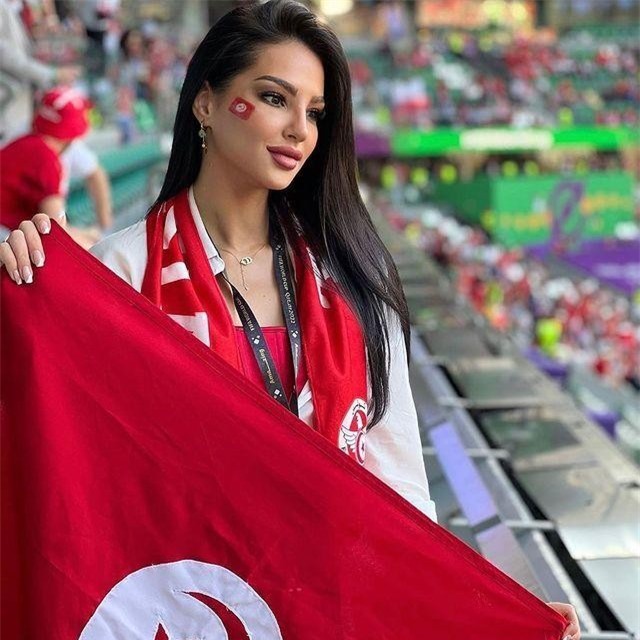 Những bóng hồng xinh tươi trên các khán đài World Cup 2022 ảnh 17