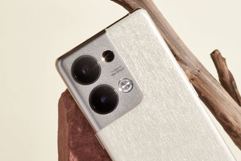 Smartphone chip Snapdragon 8+ Gen 1, RAM 16 GB, sạc 80W, giá gần 14 triệu