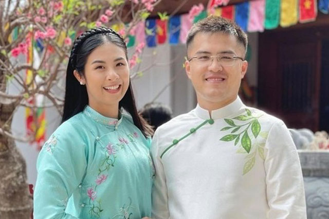 Thiệp cưới đựng trong ống tre của Ngọc Hân