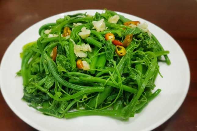 Ăn rau luộc hay xào thì chất dinh dưỡng nhiều hơn?