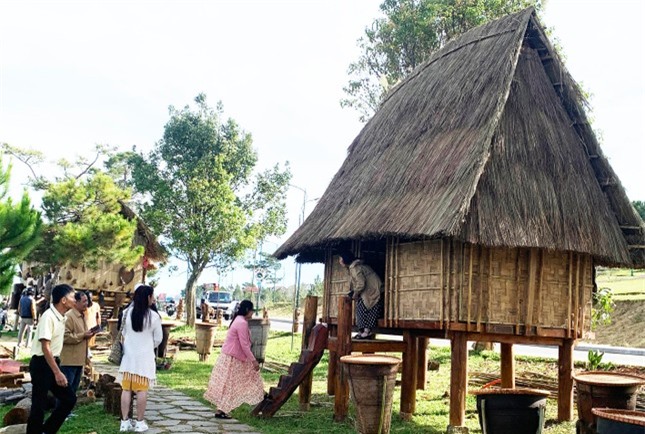 ‘Thiên đường Tây Nguyên’ ấn tượng bên hồ Xuân Hương ảnh 2