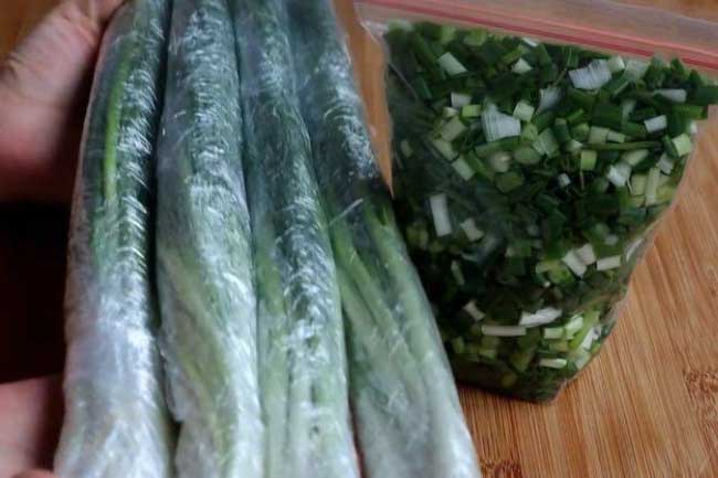 Hành lá khó bảo quản, lá úa vàng - Áp dụng 2 mẹo này, để cả tháng vẫn tươi